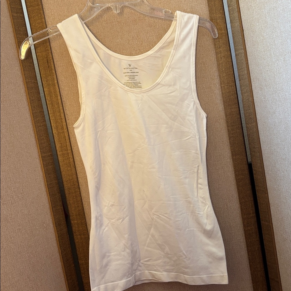 Worthington Classic form fitting White Tank Top small